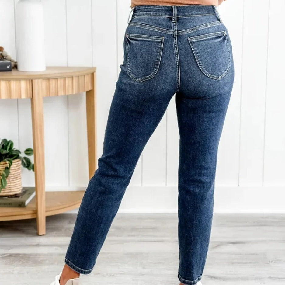 Fashionable jeans with slim fit, legs and high waist