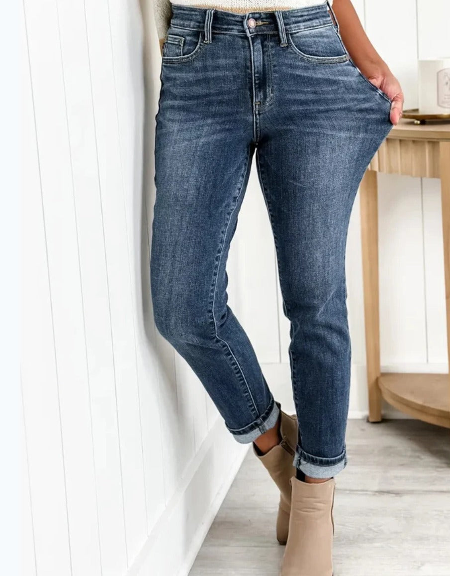 Fashionable jeans with slim fit, legs and high waist